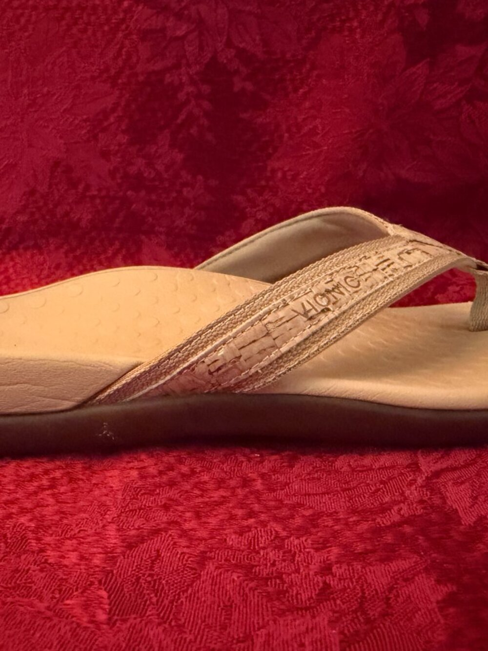 Vionic Tide II Orthotic Toe-Post Sandal Gold Cork Sz 8 - Picture 12 of 13